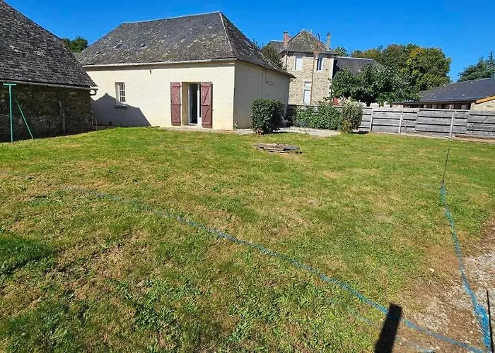Maison De Village
